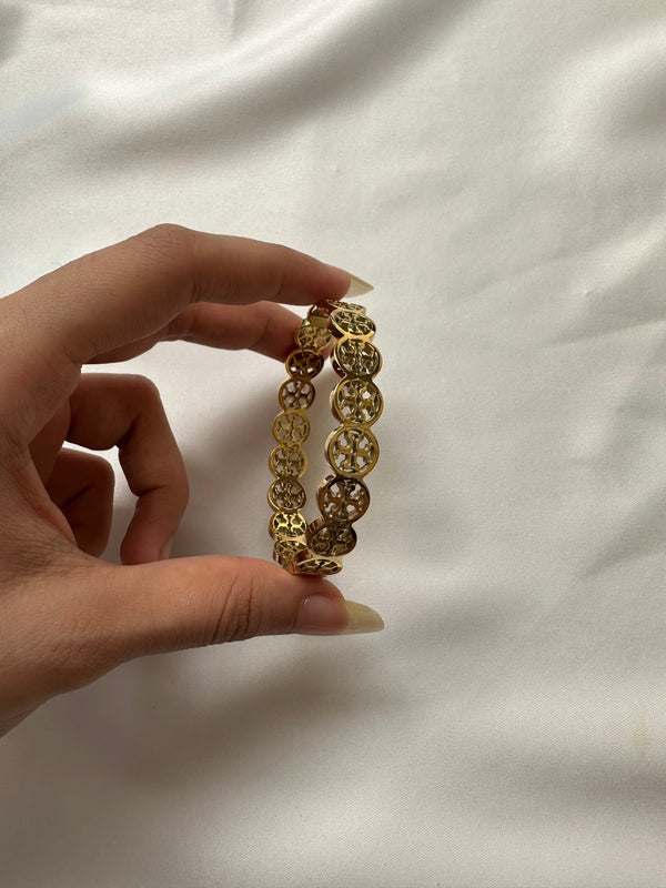 Golden logo bracelet